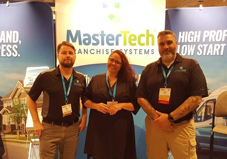 MasterTech-team-talks-with-cleanfax-at-experience-convention-2018