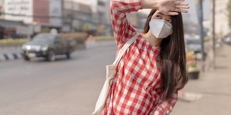 pregnant woman in facemask